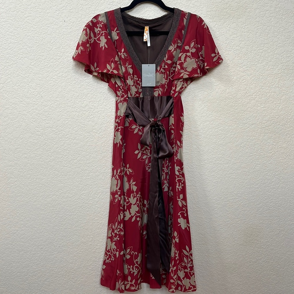 New with tags 100% Silk Anthropologie Dress Size 2